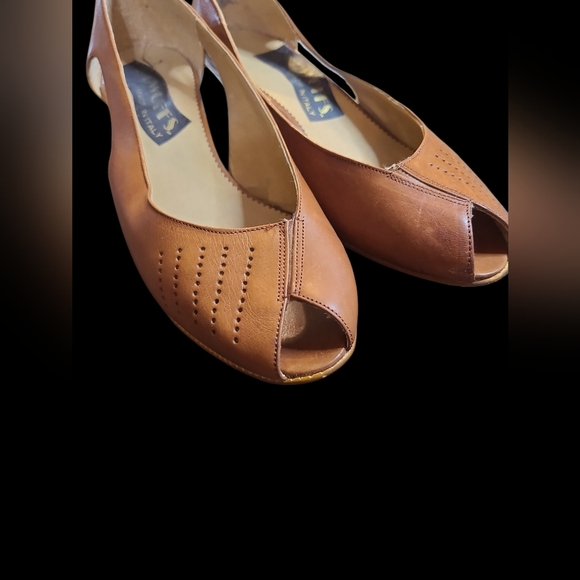 Showoffs Shoes - Brown Leather Peep-Toe Women's Flats